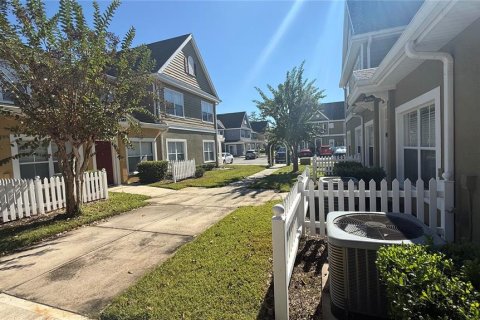 Adosado en venta en Kissimmee, Florida, 3 dormitorios, 120.4 m2 № 2214757 - foto 2