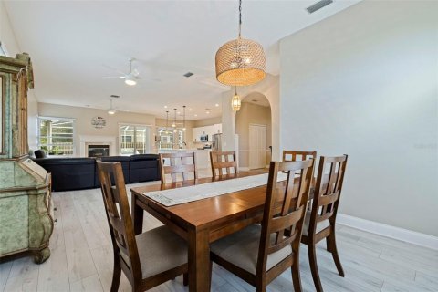 House in Palm Harbor, Florida 3 bedrooms, 192.21 sq.m. № 2396585 - photo 6