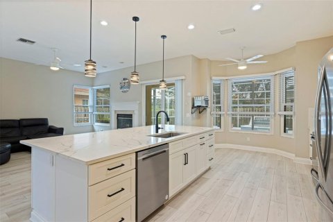 House in Palm Harbor, Florida 3 bedrooms, 192.21 sq.m. № 2396585 - photo 13