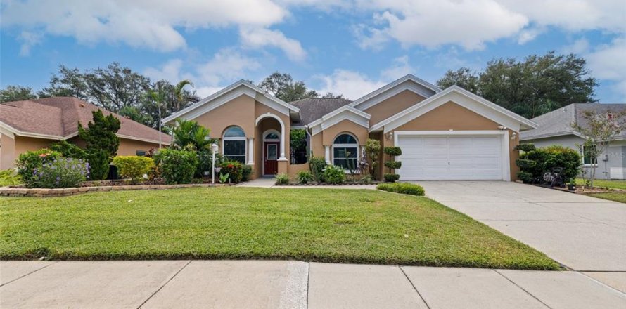 House in Palm Harbor, Florida 3 bedrooms, 192.21 sq.m. № 2396585