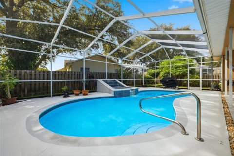 House in Palm Harbor, Florida 3 bedrooms, 192.21 sq.m. № 2396585 - photo 29