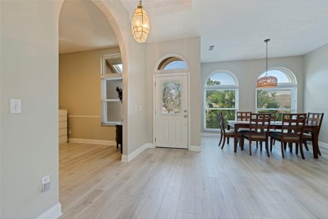 House in Palm Harbor, Florida 3 bedrooms, 192.21 sq.m. № 2396585 - photo 16