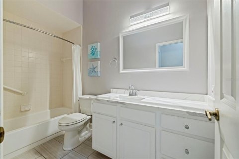 House in Palm Harbor, Florida 3 bedrooms, 192.21 sq.m. № 2396585 - photo 25