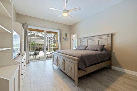 House in Palm Harbor, Florida 3 bedrooms, 192.21 sq.m. № 2396585 - photo 18
