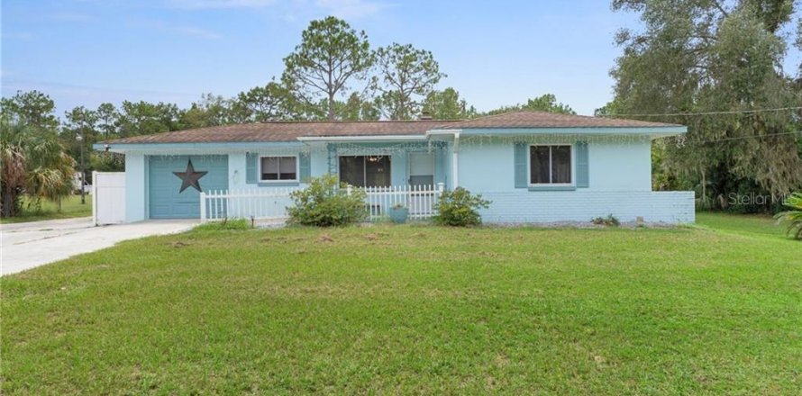 House in Inverness, Florida 2 bedrooms, 122.35 sq.m. № 1914562