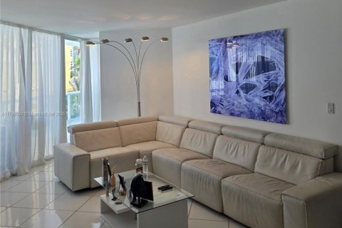 Condo in Sunny Isles Beach, Florida, 2 bedrooms  № 2019407 - photo 5