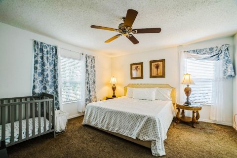 House in Haines City, Florida 4 bedrooms, 185.8 sq.m. № 1653966 - photo 24