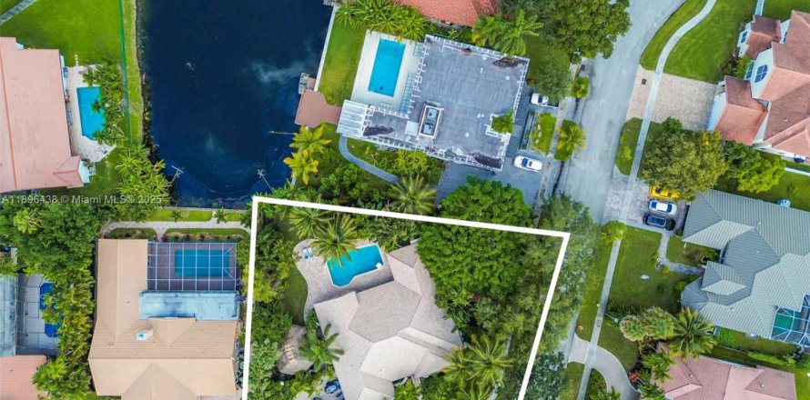 Casa en Plantation, Florida 4 dormitorios, 250.65 m2 № 1948072