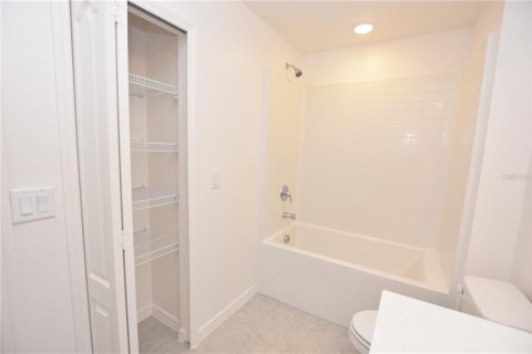 Touwnhouse à louer à Lakeland, Floride: 3 chambres, 157.38 m2 № 2425955 - photo 30