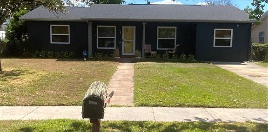 House in Orlando, Florida 3 bedrooms, 162.95 sq.m. № 1602775