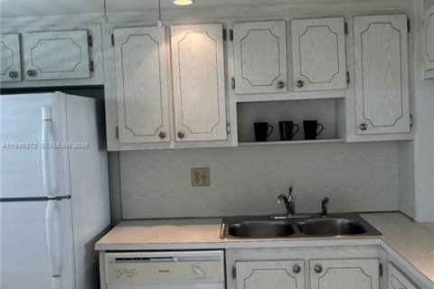 Купить кондоминиум в Бока-Ратон, Флорида 2 спальни, 86.96м2, № 1998274 - фото 25