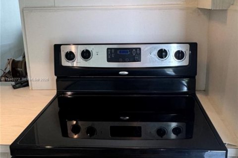 Купить кондоминиум в Бока-Ратон, Флорида 2 спальни, 86.96м2, № 1998274 - фото 22