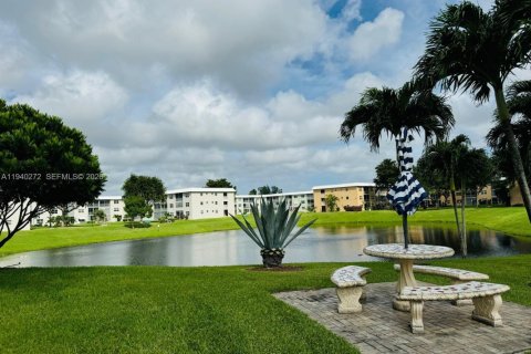 Купить кондоминиум в Бока-Ратон, Флорида 2 спальни, 86.96м2, № 1998274 - фото 29