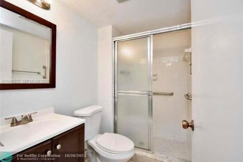 Купить кондоминиум в Бока-Ратон, Флорида 2 спальни, 86.96м2, № 1998274 - фото 17