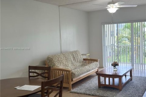 Купить кондоминиум в Бока-Ратон, Флорида 2 спальни, 86.96м2, № 1998274 - фото 9