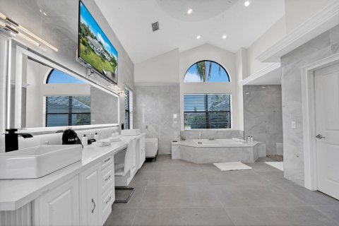 House in Wellington, Florida 6 bedrooms, 329.15 sq.m. № 2188516 - photo 26