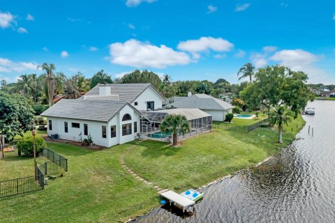 House in Wellington, Florida 6 bedrooms, 329.15 sq.m. № 2188516
