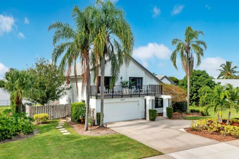 House in Wellington, Florida 6 bedrooms, 329.15 sq.m. № 2188516 - photo 2