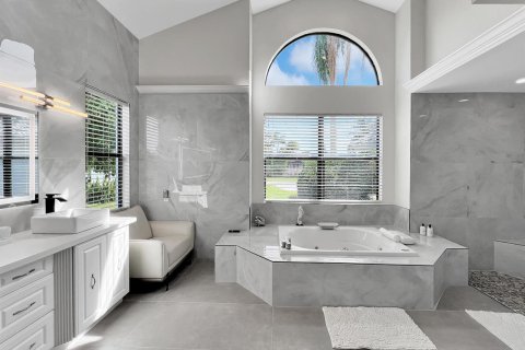 House in Wellington, Florida 6 bedrooms, 329.15 sq.m. № 2188516 - photo 27