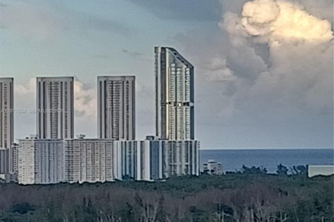 Condominio en venta en North Miami, Florida, 3 dormitorios, 167.32 m2 № 2032697 - foto 6