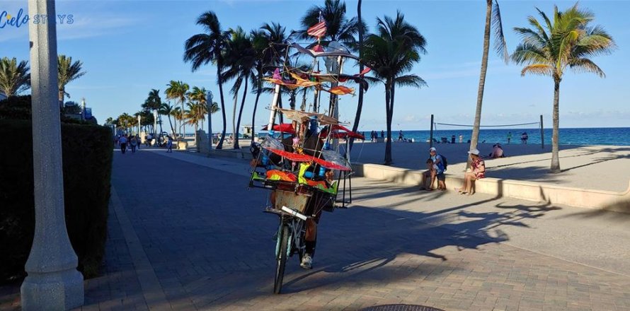 Condominio en Hollywood, Florida, 1 dormitorio № 686489