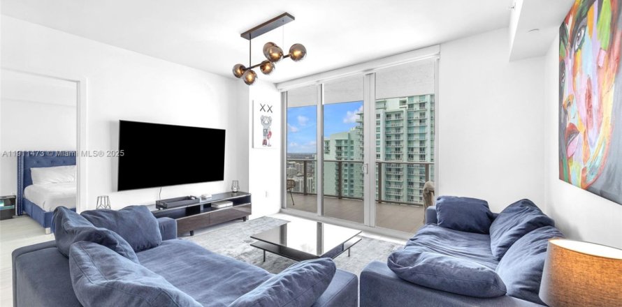 Condominio en Miami, Florida, 2 dormitorios  № 2013381