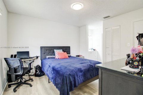 Condominio en venta en Tamarac, Florida, 2 dormitorios, 72 m2 № 1867344 - foto 10