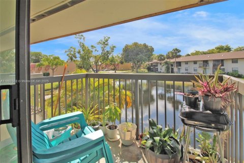 Condominio en venta en Tamarac, Florida, 2 dormitorios, 72 m2 № 1867344 - foto 9
