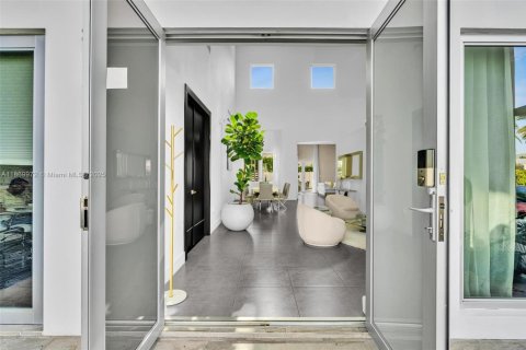 Villa ou maison à vendre à Doral, Floride: 5 chambres, 337.98 m2 № 1979433 - photo 12