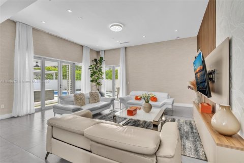 Villa ou maison à vendre à Doral, Floride: 5 chambres, 337.98 m2 № 1979433 - photo 22