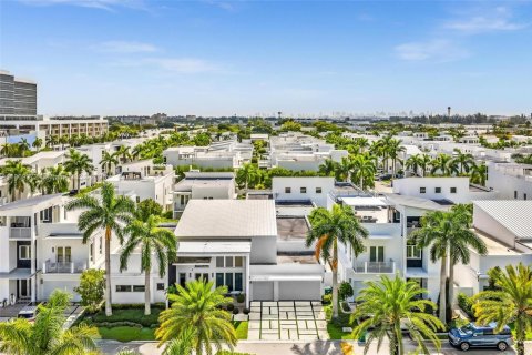 Villa ou maison à vendre à Doral, Floride: 5 chambres, 337.98 m2 № 1979433 - photo 9