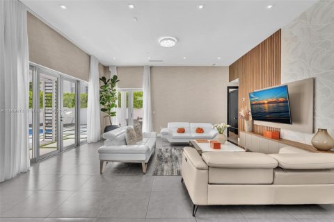 Villa ou maison à vendre à Doral, Floride: 5 chambres, 337.98 m2 № 1979433 - photo 23