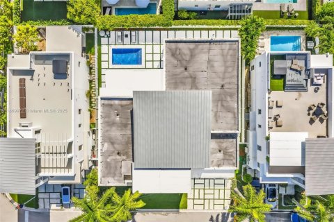 Villa ou maison à vendre à Doral, Floride: 5 chambres, 337.98 m2 № 1979433 - photo 2