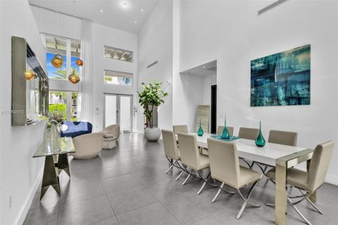 Villa ou maison à vendre à Doral, Floride: 5 chambres, 337.98 m2 № 1979433 - photo 19