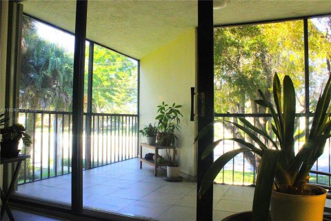 Copropriété à vendre à Weston, Floride: 2 chambres, 114.73 m2 № 1939842 - photo 16