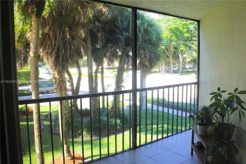Condominio en venta en Weston, Florida, 2 dormitorios, 114.73 m2 № 1939842 - foto 17