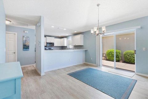 House in The Villages, Florida 2 bedrooms, 111.85 sq.m. № 1876061 - photo 18