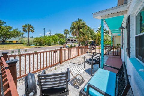House in Indian Rocks Beach, Florida 2 bedrooms, 82.5 sq.m. № 2167470 - photo 13