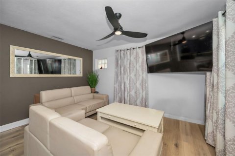 House in Indian Rocks Beach, Florida 2 bedrooms, 82.5 sq.m. № 2167470 - photo 17