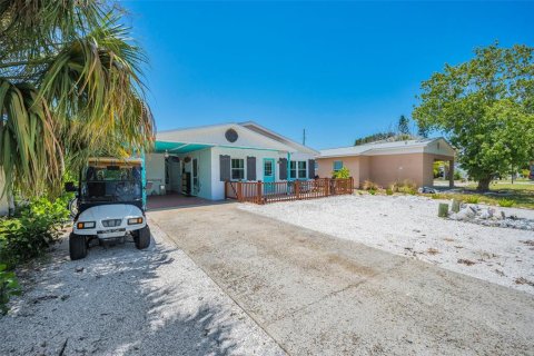 House in Indian Rocks Beach, Florida 2 bedrooms, 82.5 sq.m. № 2167470 - photo 5