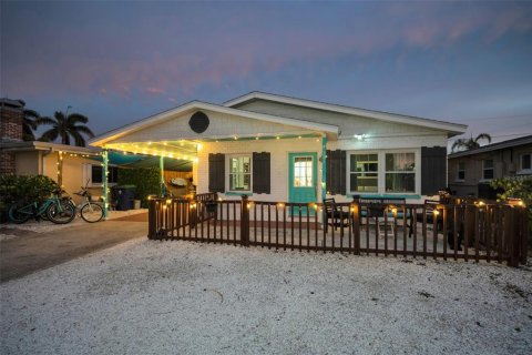 House in Indian Rocks Beach, Florida 2 bedrooms, 82.5 sq.m. № 2167470 - photo 8