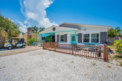 House in Indian Rocks Beach, Florida 2 bedrooms, 82.5 sq.m. № 2167470 - photo 4