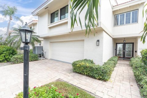 Condo in Saint Petersburg, Florida, 3 bedrooms  № 2394253