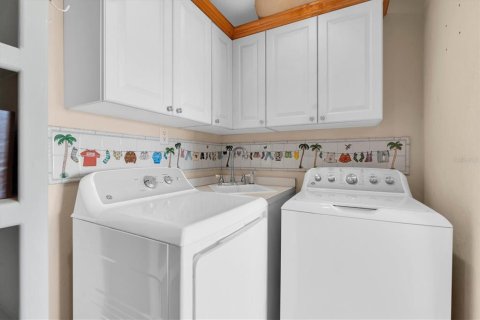 Condo in Saint Petersburg, Florida, 3 bedrooms  № 2394253 - photo 20
