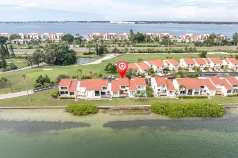 Condo in Saint Petersburg, Florida, 3 bedrooms  № 2394253 - photo 3