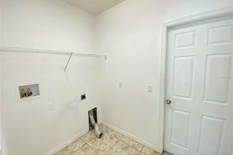 House in Kissimmee, Florida 3 bedrooms, 138.42 sq.m. № 1906486 - photo 15