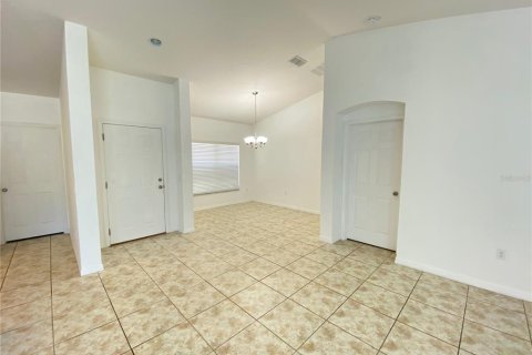 House in Kissimmee, Florida 3 bedrooms, 138.42 sq.m. № 1906486 - photo 2