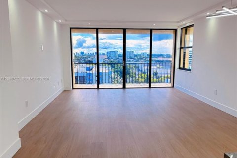 Condo à North Miami, Floride, 2 chambres  № 2397557
