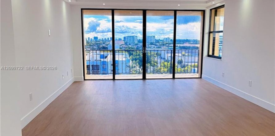 Condo à North Miami, Floride, 2 chambres  № 2397557