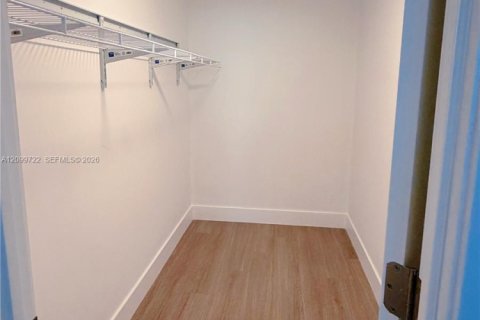 Copropriété à louer à North Miami, Floride: 2 chambres, 117.06 m2 № 2397557 - photo 14